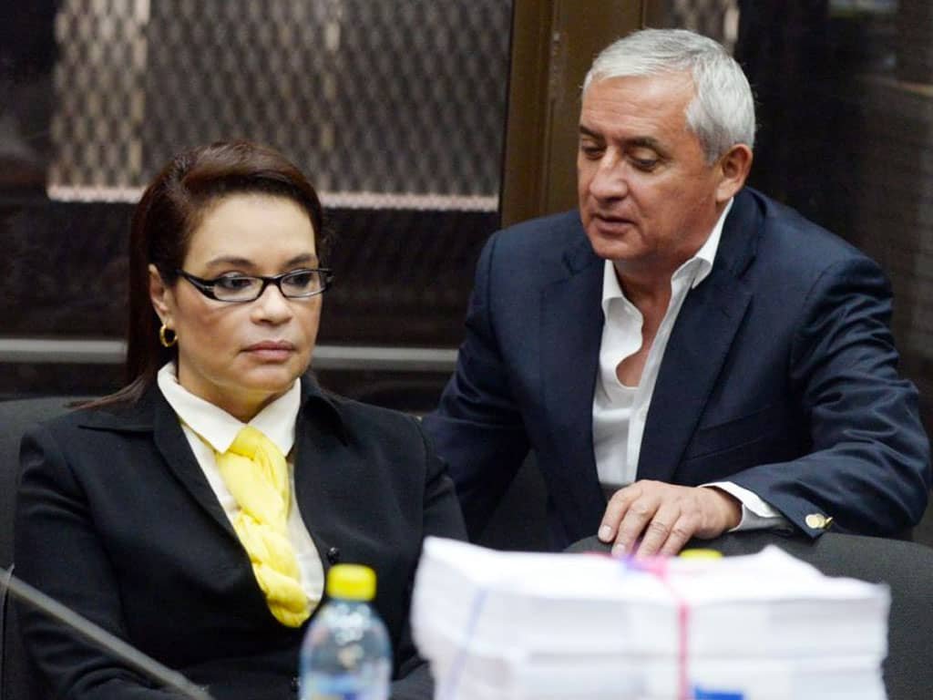 podrían beneficiar a Otto Pérez y Roxana Baldetti